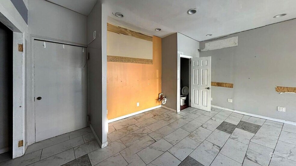 4918 Foster Ave, Brooklyn, NY à louer - Photo de l’immeuble – Image 3 sur 11