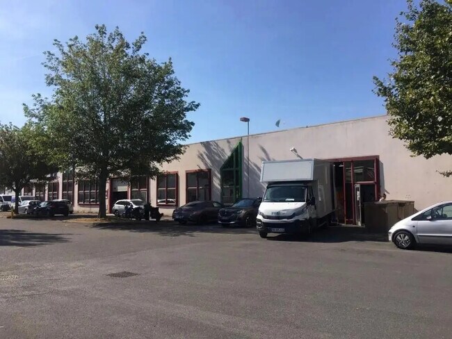 Plus de détails pour Industriel/Logistique à louer