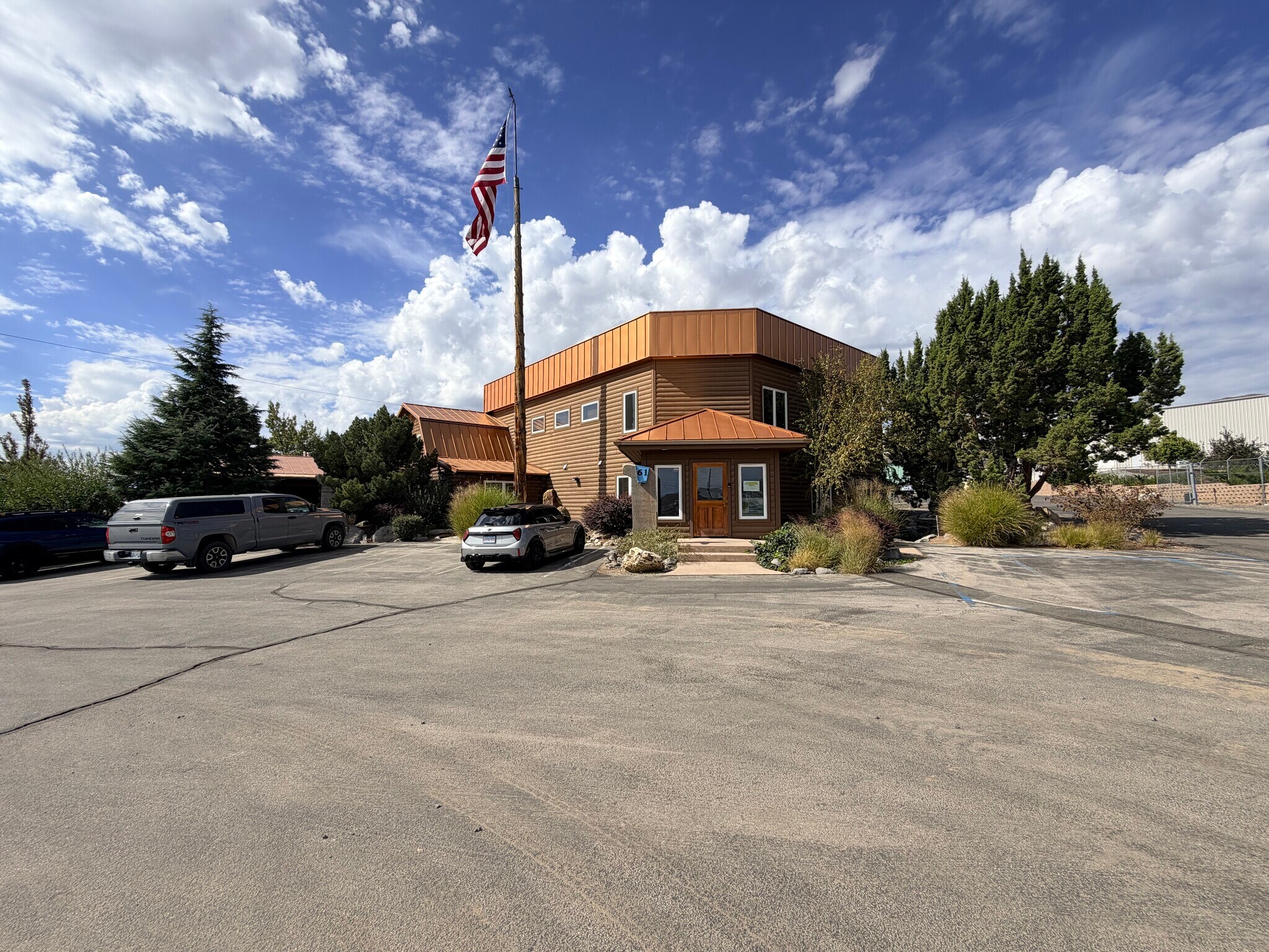 61 Industrial Pky, Carson City, NV à louer Photo principale– Image 1 sur 16