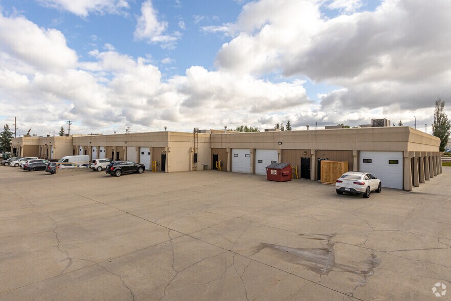 5206-5226 86th St NW, Edmonton, AB à louer - Photo de l’immeuble – Image 2 sur 2