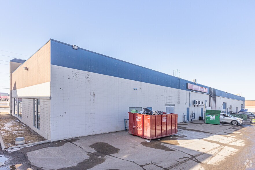 3811 99 St NW, Edmonton, AB à louer - Photo de l’immeuble – Image 3 sur 6