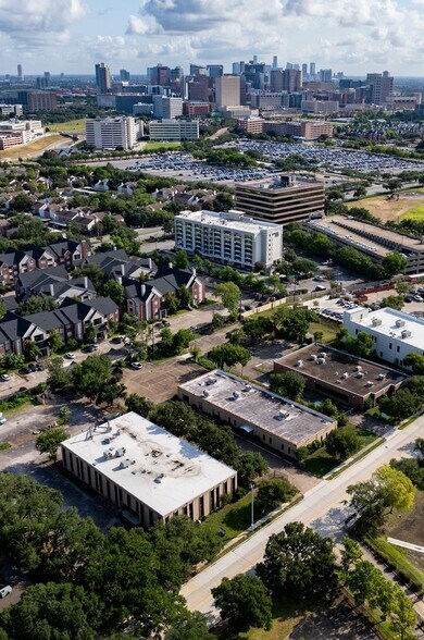 1325 La Concha Ln, Houston, TX à vendre - Photo de l’immeuble – Image 3 sur 11