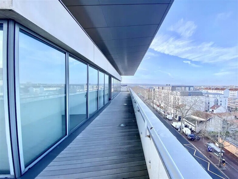 Bureau dans Rueil-Malmaison à vendre - Photo de l’immeuble – Image 3 sur 7
