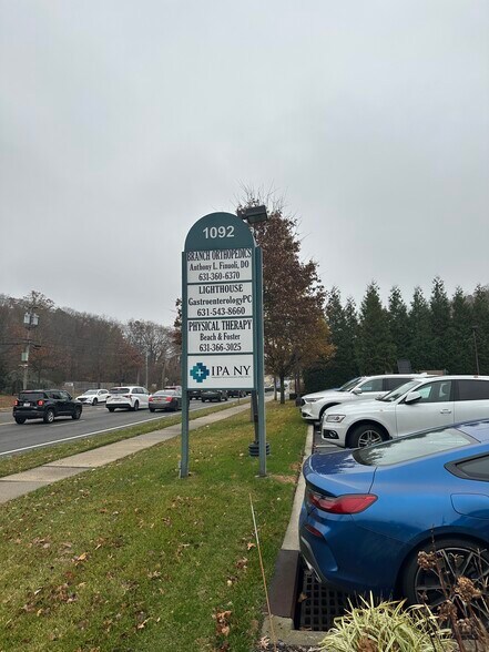 1092 W Jericho Tpke, Commack, NY à louer - Photo de l’immeuble – Image 3 sur 23