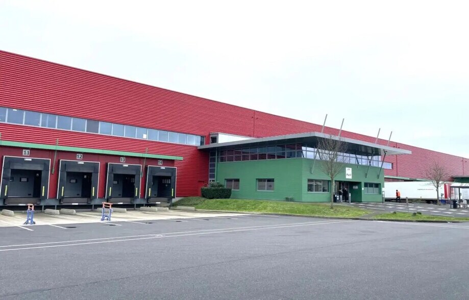 Industriel/Logistique dans Le Coudray-Montceaux à louer - Photo de l’immeuble – Image 1 sur 13
