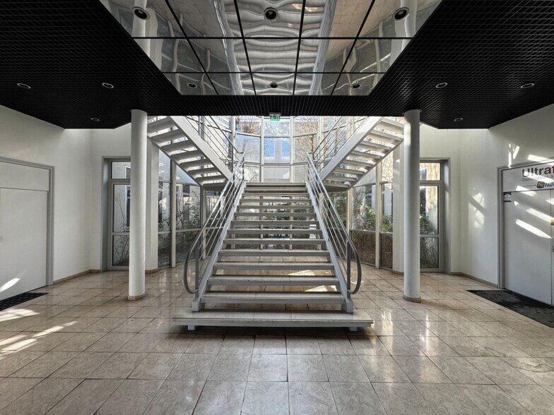 Allée Rosa Luxemburg, Eragny à louer - Hall d’entrée – Image 2 sur 10