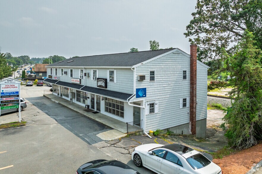 697 Main St, Holden, MA à louer - Photo principale – Image 1 sur 3