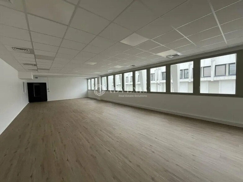 Bureau dans Lisses à louer - Photo intérieure – Image 3 sur 5