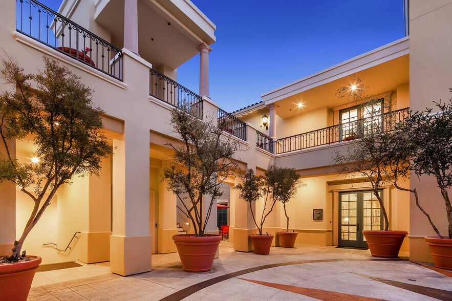 Marbella Commerce Center portefeuille de 2 biens à vendre sur LoopNet.fr - Photo de l’immeuble – Image 2 sur 13