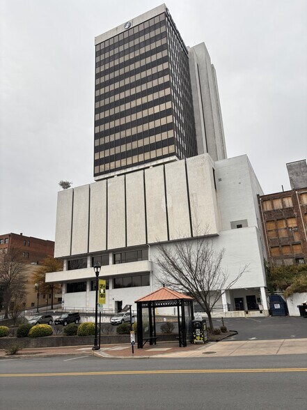 828 Main St, Lynchburg, VA à louer - Photo de l’immeuble – Image 1 sur 10