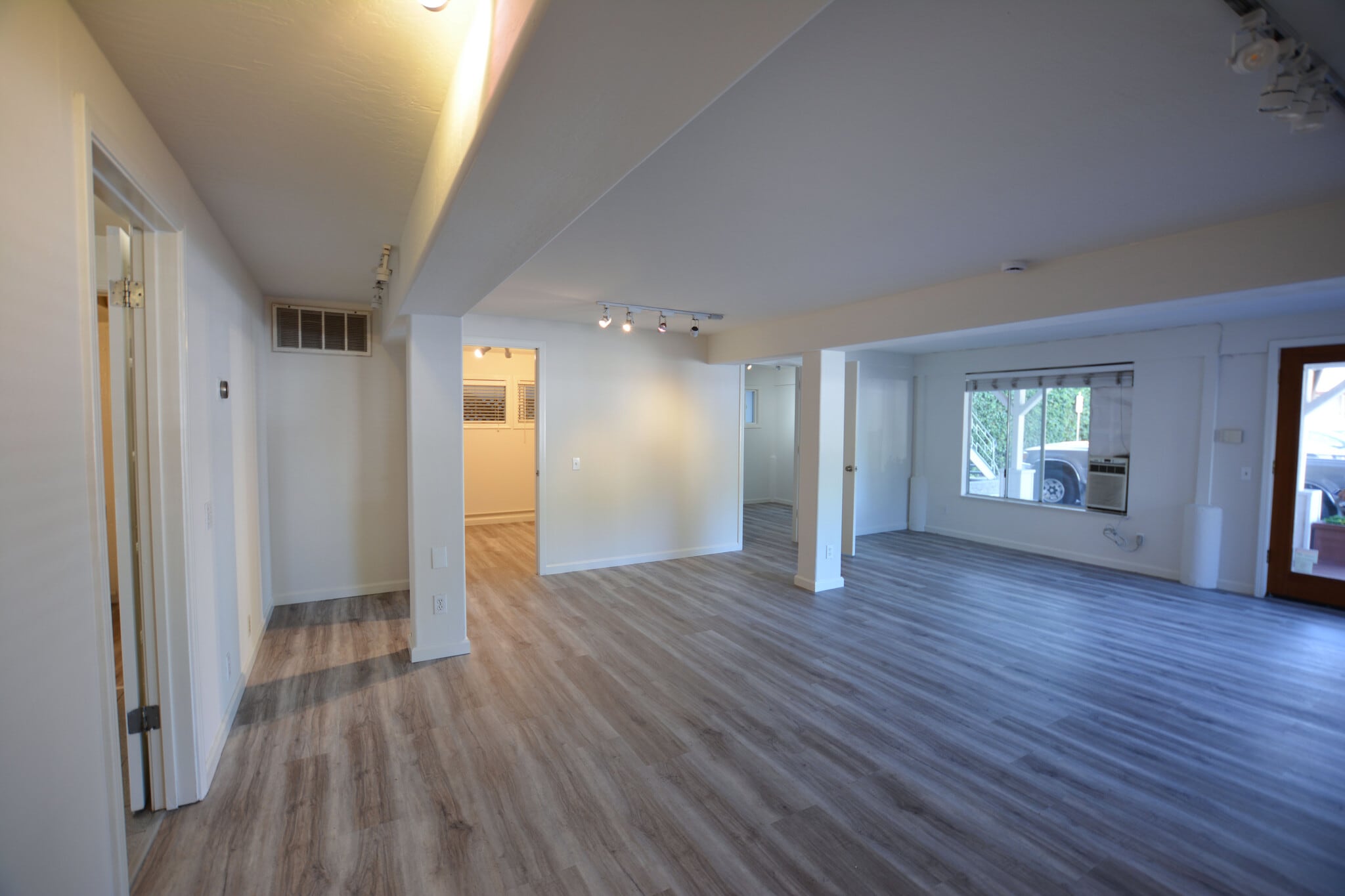 509 Magnolia Ave, Larkspur, CA à louer Photo intérieure– Image 1 sur 10