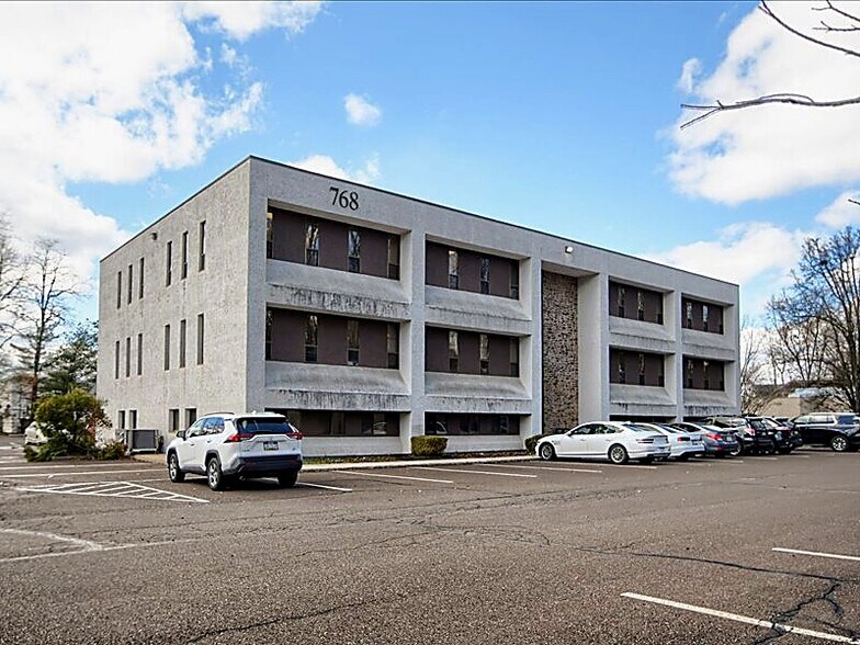 768 N Bethlehem Pike, Lower Gwynedd, PA à vendre - Photo principale – Image 1 sur 8