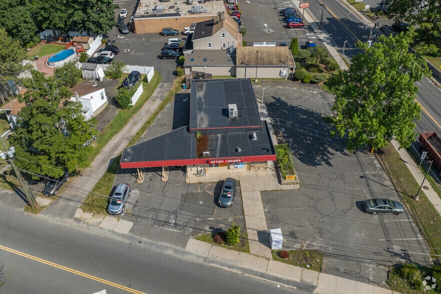 31 Grassy Plain St, Bethel, CT à louer - Photo de l’immeuble – Image 3 sur 6