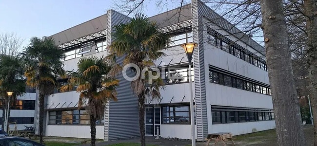 Plus de détails pour Bureau à louer