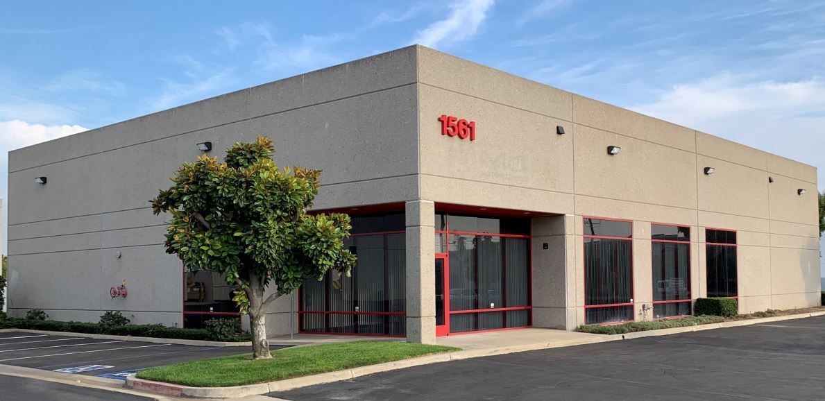 1561 S Vineyard Ave, Ontario, CA à vendre Photo principale– Image 1 sur 15