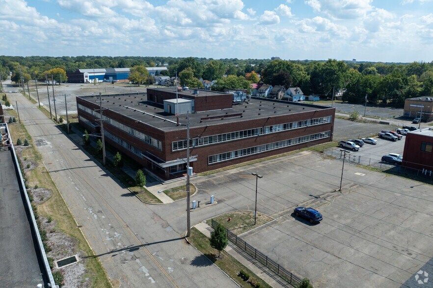 408-B Dana St, Warren, OH à vendre - Photo de l’immeuble – Image 3 sur 4