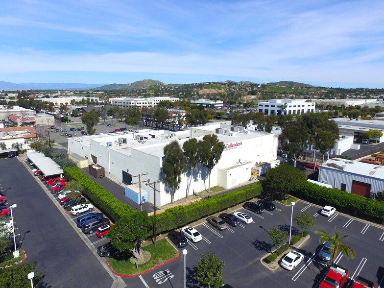 170 E Rincon St, Corona, CA à vendre - Photo de l’immeuble – Image 3 sur 6