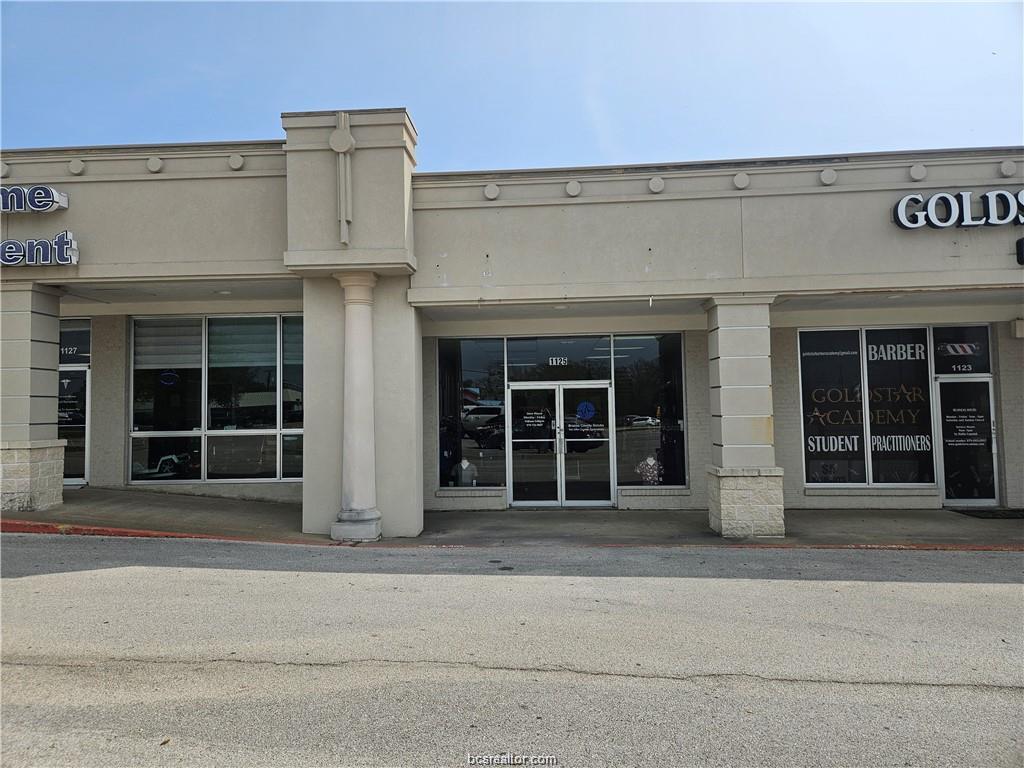 1103-1127 E Villa Maria Rd, Bryan, TX à louer Photo intérieure– Image 1 sur 7