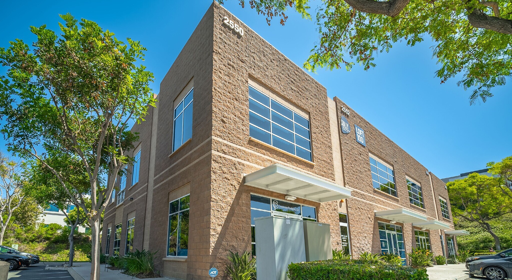 2550-2556 Gateway Rd, Carlsbad, CA à louer Photo principale– Image 1 sur 7