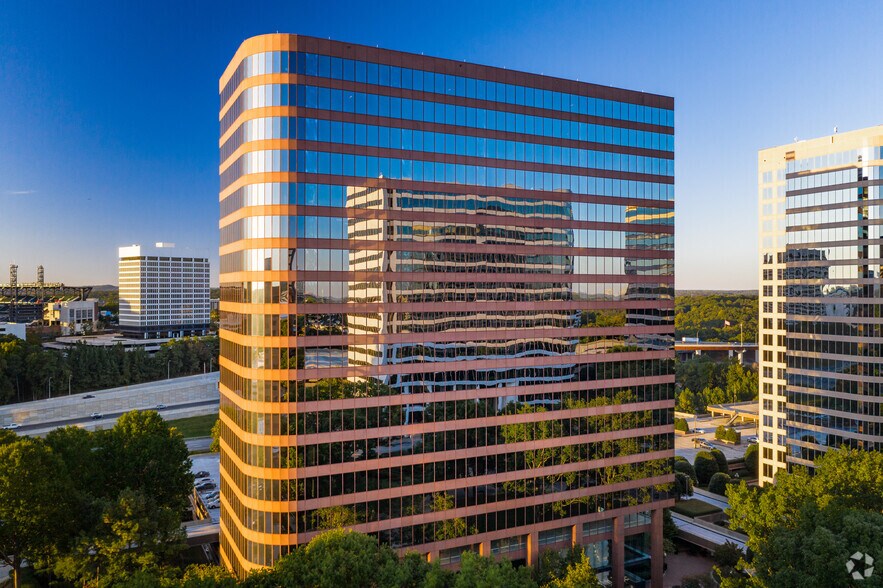 200 Galleria Pky SE, Atlanta, GA à louer - Photo de l’immeuble – Image 1 sur 12