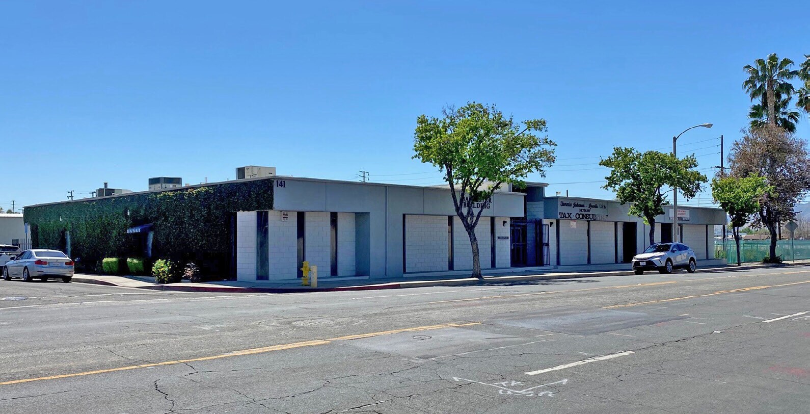 141 N Arrowhead Ave, San Bernardino, CA à louer Photo principale– Image 1 sur 3