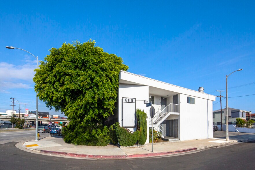 6118 Venice Blvd, Los Angeles, CA à louer - Photo de l’immeuble – Image 2 sur 7