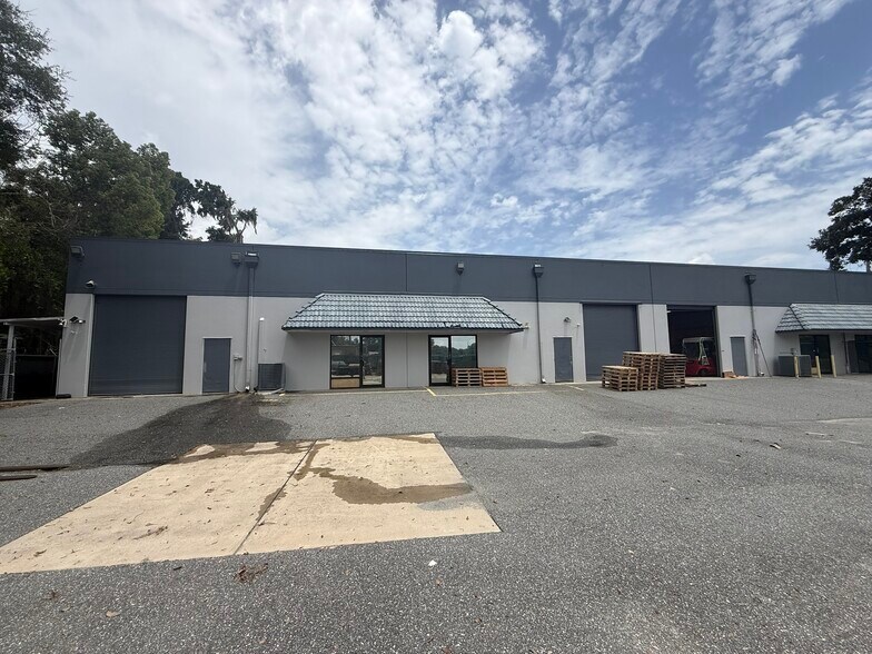 810 NW 25th Ave, Ocala, FL à louer - Photo de l’immeuble – Image 3 sur 3