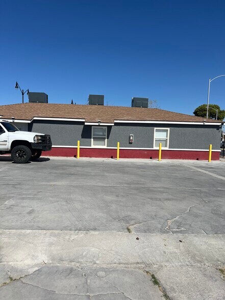 1323 C St, Las Vegas, NV à vendre - Photo de l’immeuble – Image 3 sur 17