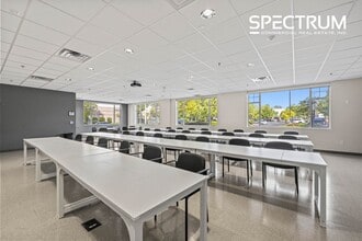 25106 Avenue Tibbitts, Valencia, CA à vendre Photo intérieure– Image 1 sur 3