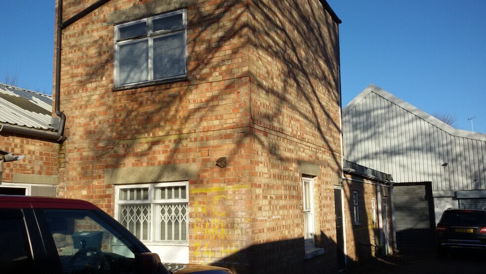 St Marys Ave, Milton Keynes à louer - Photo de l’immeuble – Image 1 sur 3