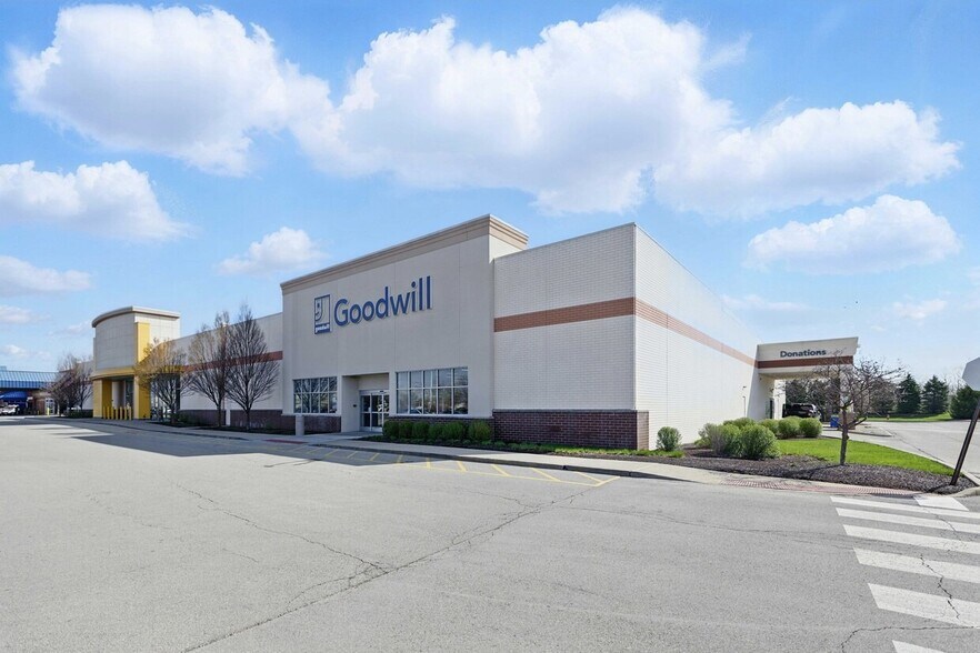 LA Fitness, Goodwill, & Baggerstown portefeuille de 2 biens à vendre sur LoopNet.fr - Photo de l’immeuble – Image 3 sur 4