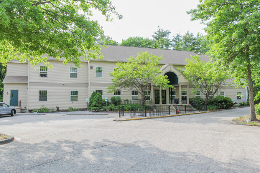 25 Long Creek Dr, South Portland, ME à vendre - Photo de l’immeuble – Image 2 sur 11