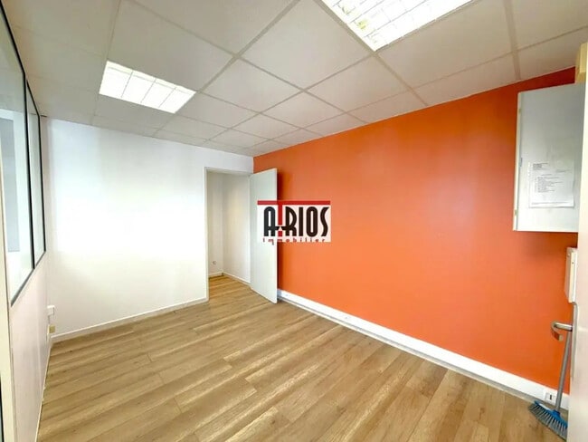 Plus de détails pour Local commercial à vendre