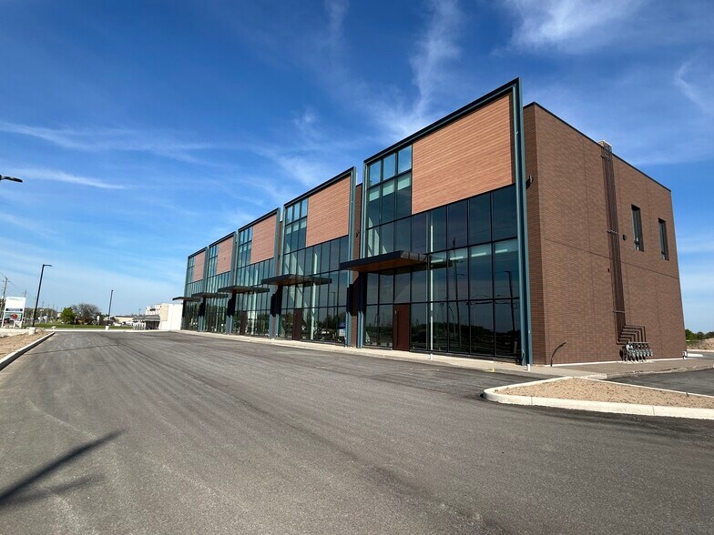 2575 Highway 20, Welland, ON à louer - Photo de l’immeuble – Image 2 sur 2
