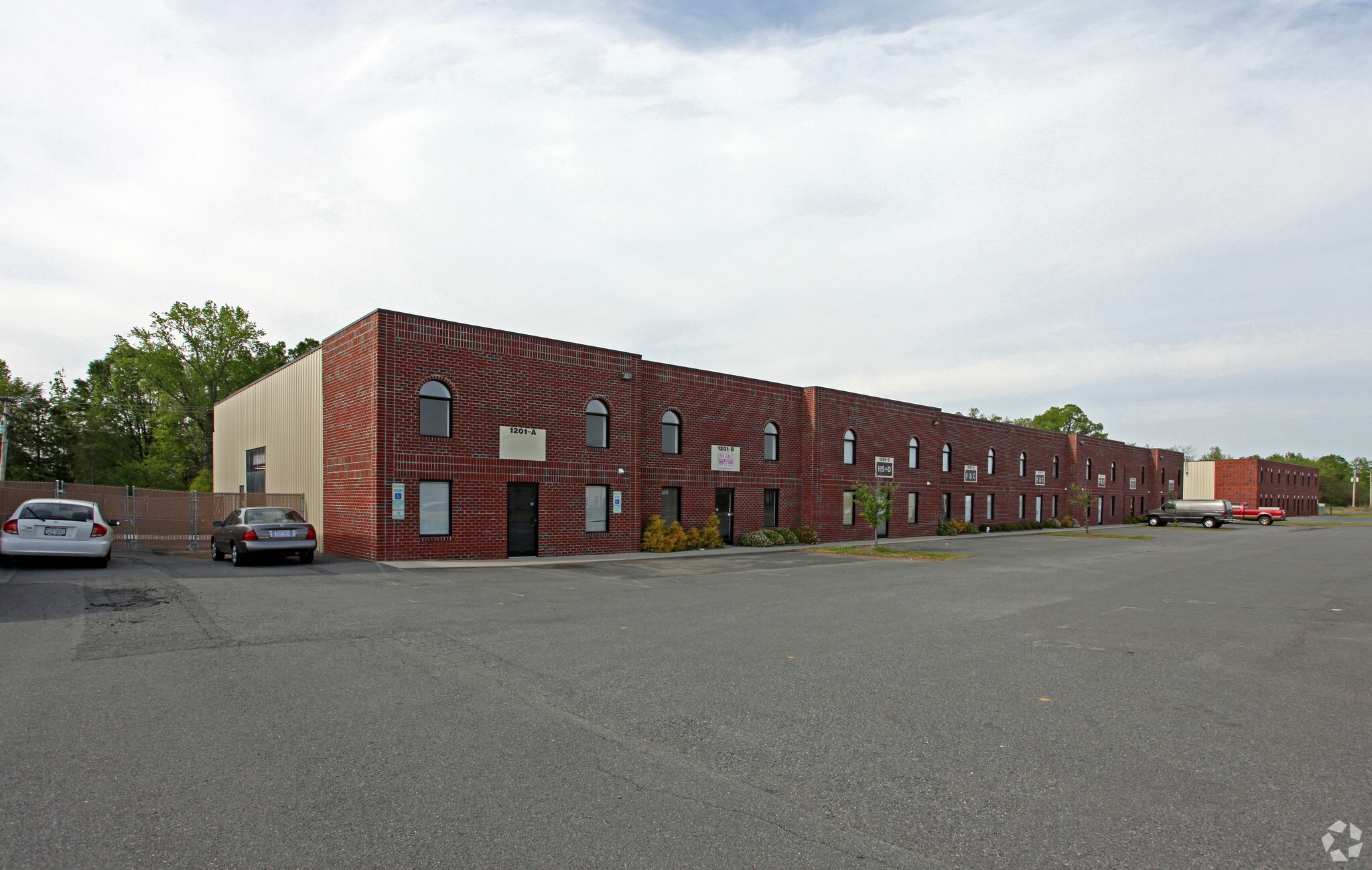 1201 Technology Dr, Indian Trail, NC à louer Photo principale– Image 1 sur 11