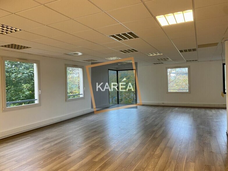 Bureau dans Montévrain à louer - Photo de l’immeuble – Image 1 sur 5