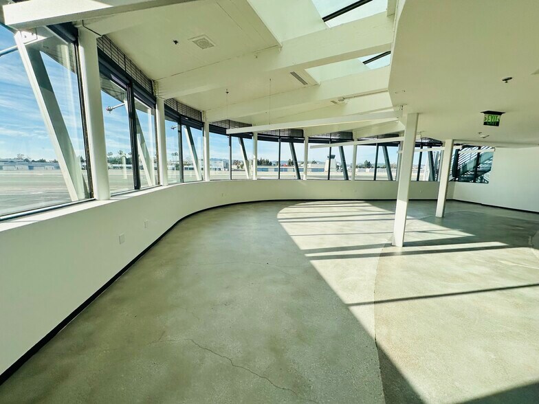 3221 Donald Douglas Loop S, Santa Monica, CA à louer - Photo de l’immeuble – Image 2 sur 29