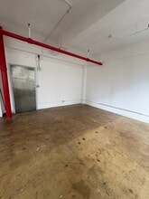 330 W 38th St, New York, NY à louer Photo intérieure– Image 2 sur 2