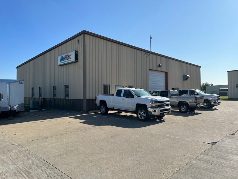 1630 Commerce Pky, Bloomington, IL à vendre - Photo de l’immeuble – Image 3 sur 19