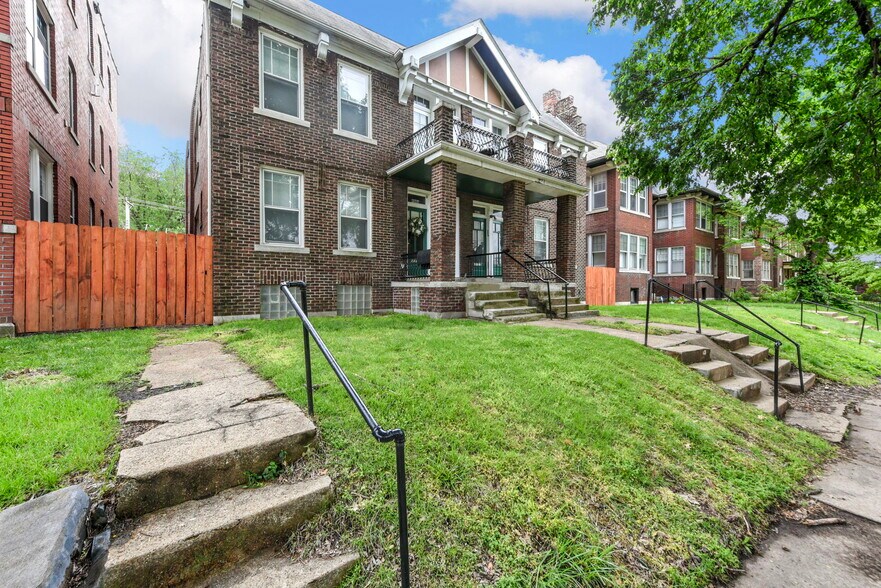 4006 De Tonty St, Saint Louis, MO à vendre - Photo principale – Image 1 sur 1