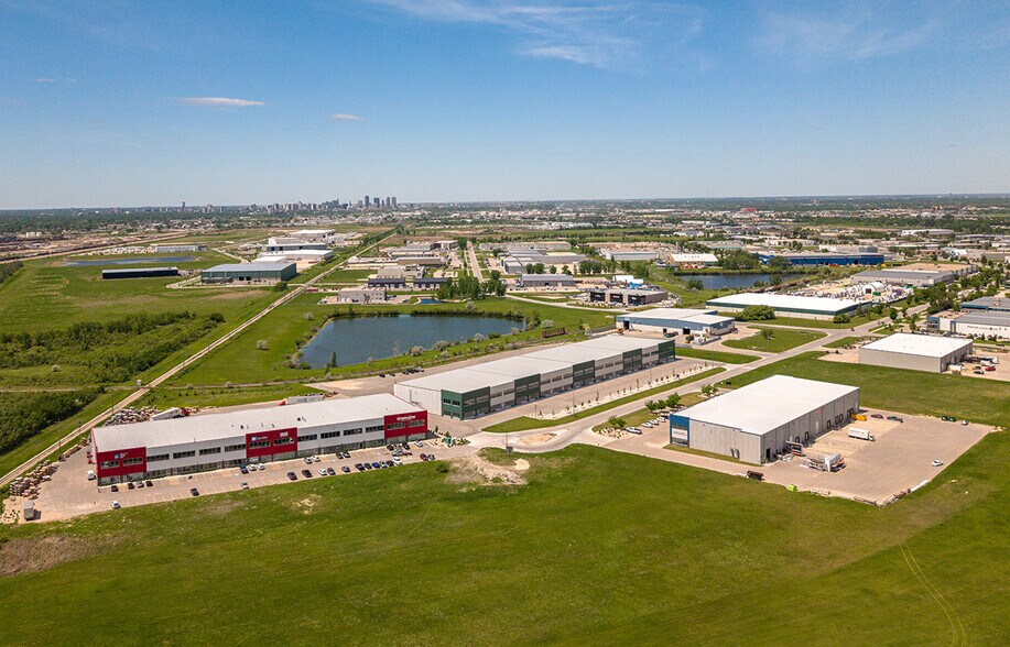 495 De Baets St, Winnipeg, MB à louer - Photo de l’immeuble – Image 3 sur 6