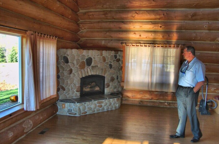 117 Kalama River Rd, Kalama, WA à louer - Photo de l’immeuble – Image 3 sur 10