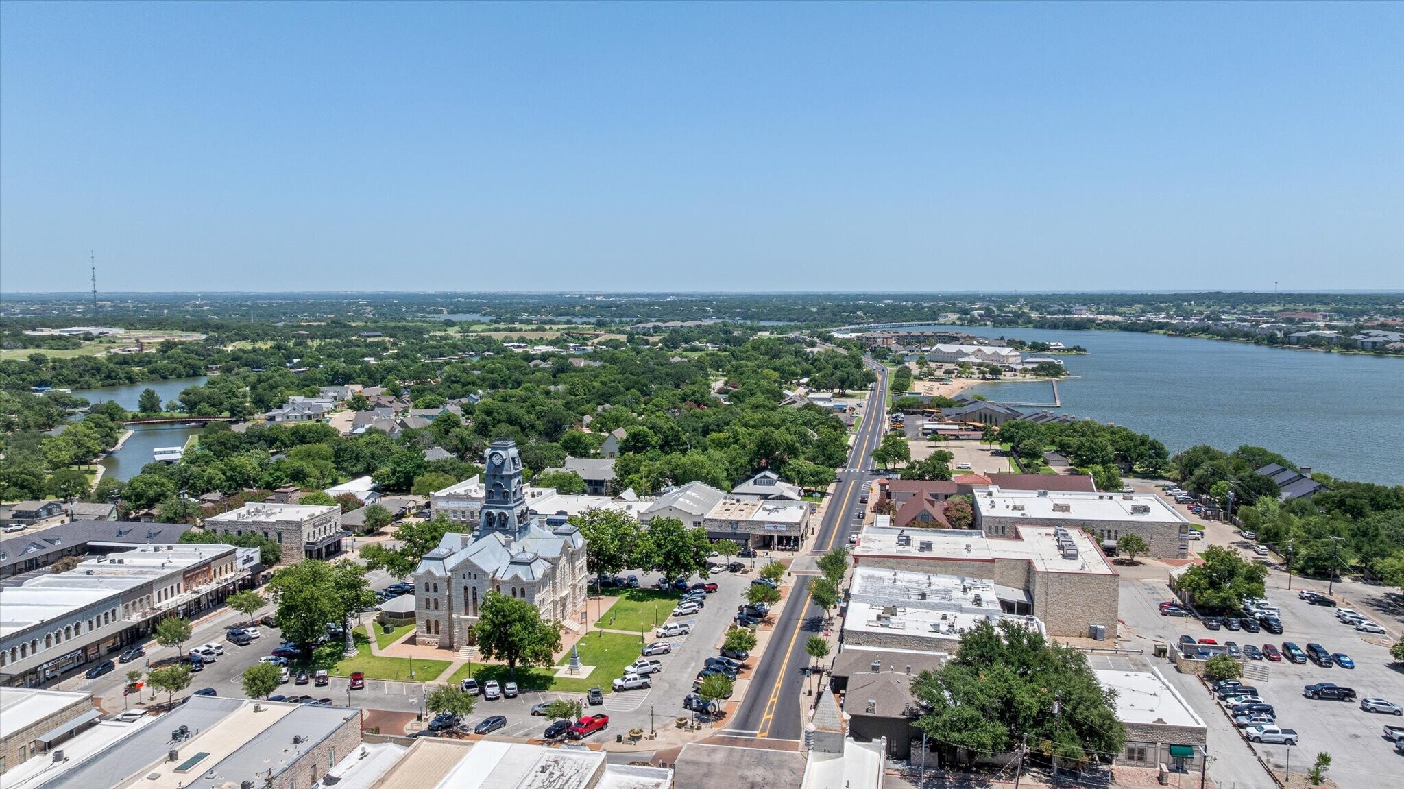 111 S Houston St, Granbury, TX à vendre Photo principale– Image 1 sur 51
