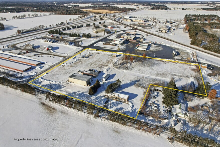 5500 Prairie Dr, Plover, WI à vendre - Photo principale – Image 1 sur 76