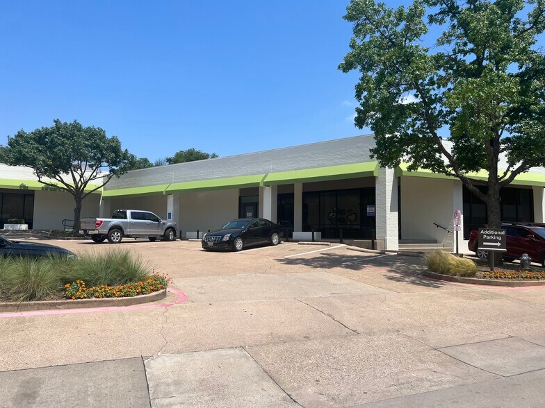 2122 W Park Row Dr, Arlington, TX à vendre - Photo de l’immeuble – Image 2 sur 3