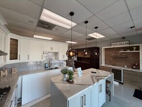 4970-4998 W Atlantic, Margate, FL à louer Photo intérieure– Image 1 sur 8