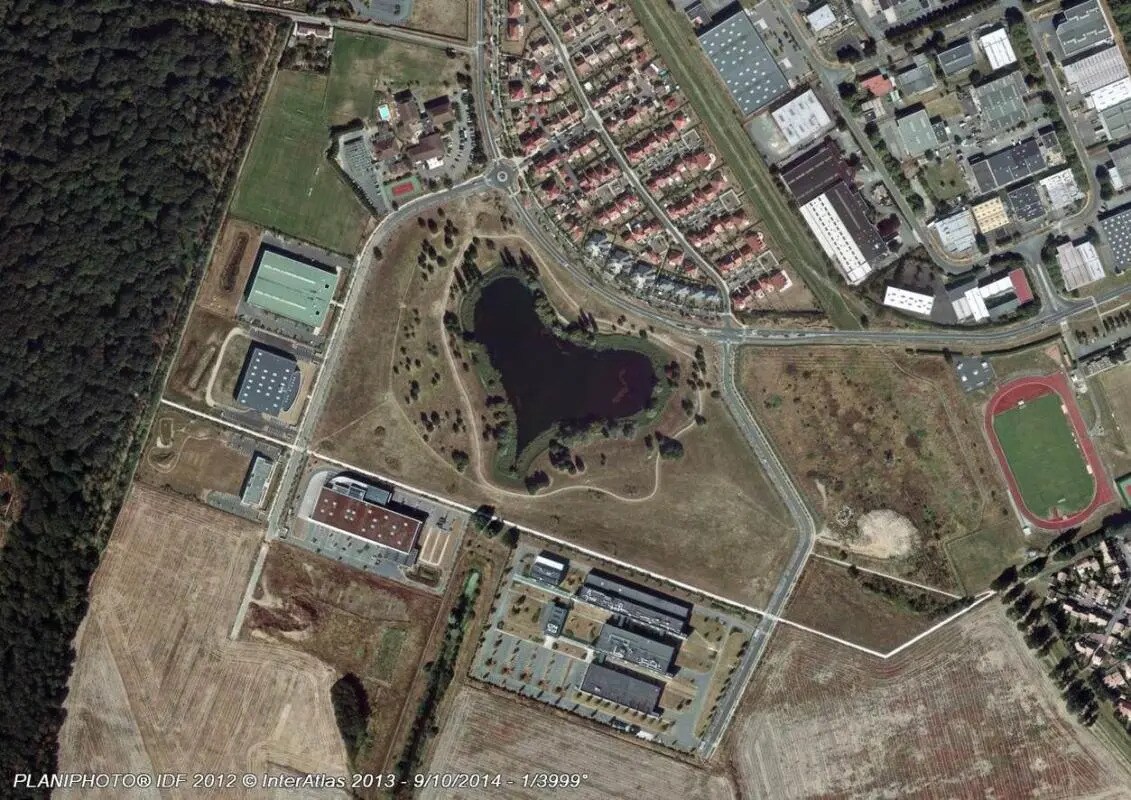 Terrain dans Lisses à vendre Photo de l’immeuble– Image 1 sur 5