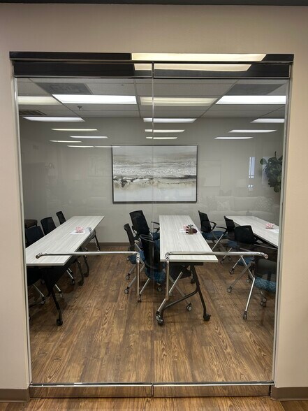 4204 Lindbergh Dr, Addison, TX à louer - Photo intérieure – Image 3 sur 4