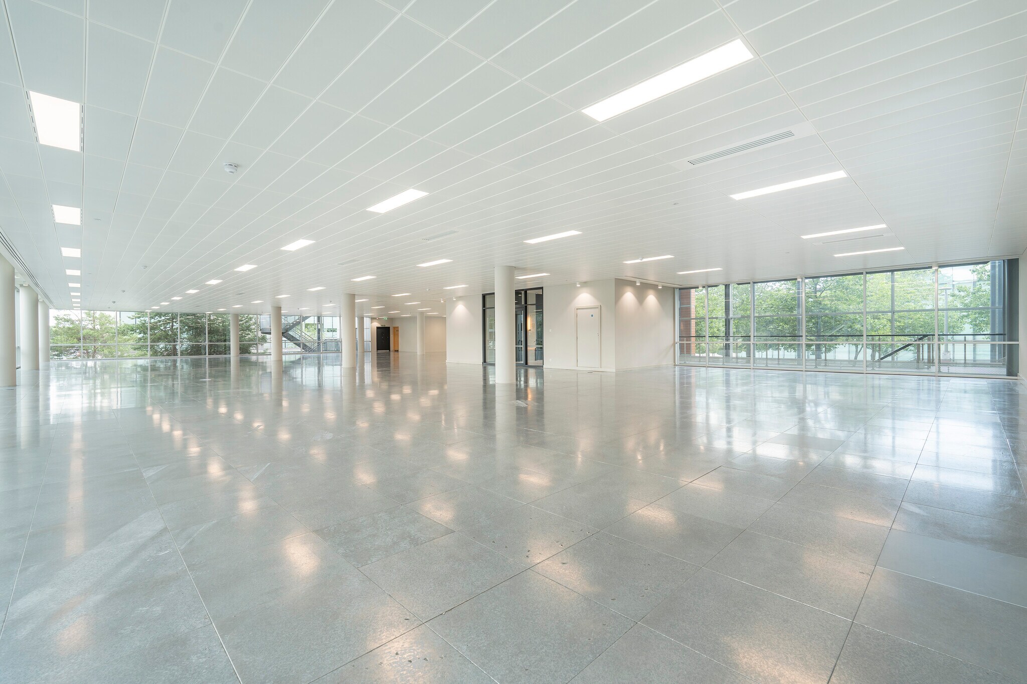 Beehive Ring Rd, Gatwick à louer Photo intérieure– Image 1 sur 12