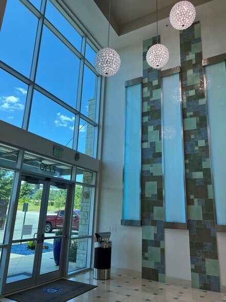 7710 Rialto Blvd, Austin, TX à louer - Photo intérieure – Image 1 sur 13